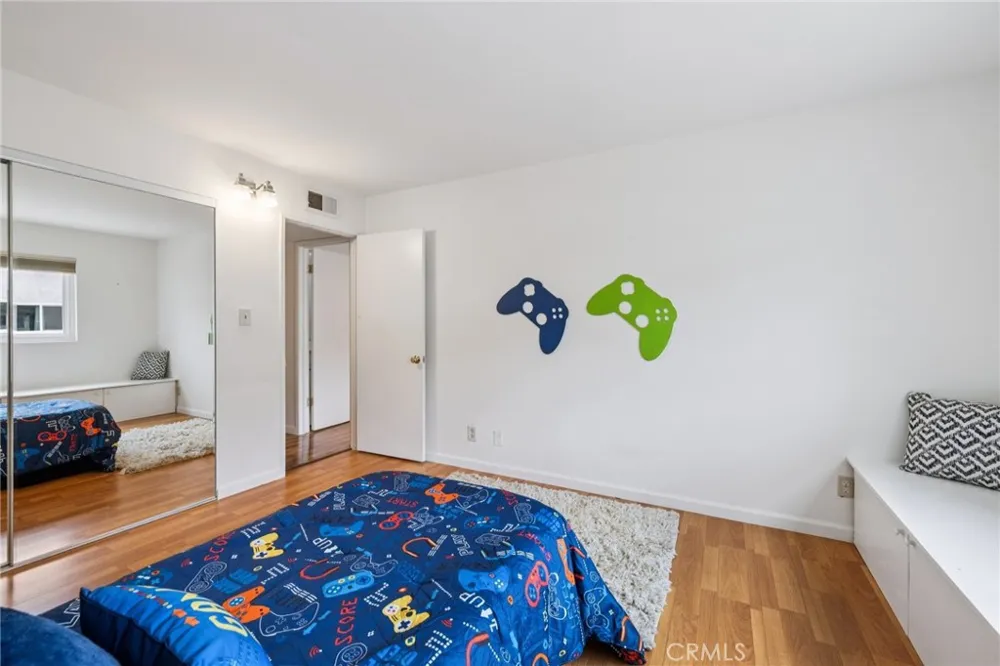 125 S Sierra Madre #215 Pasadena, CA 91107