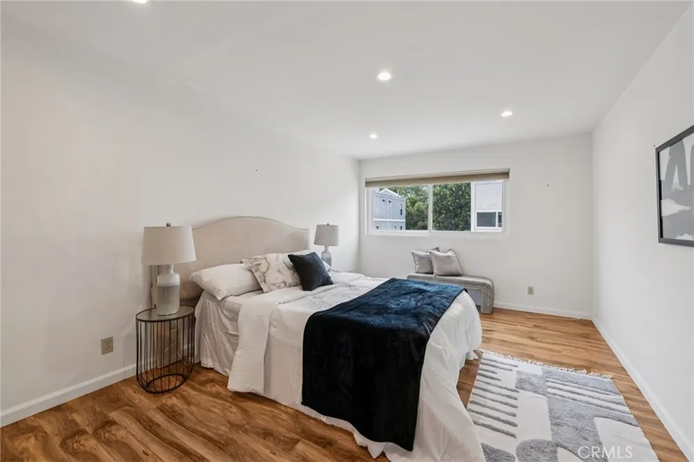 125 S Sierra Madre #215 Pasadena, CA 91107