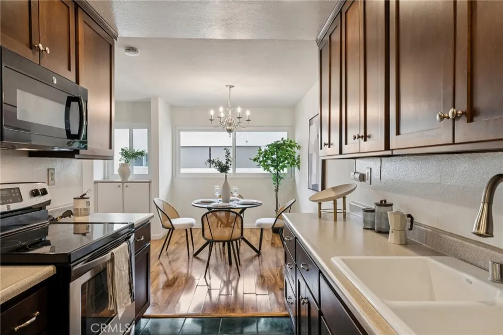 125 S Sierra Madre #215 Pasadena, CA 91107