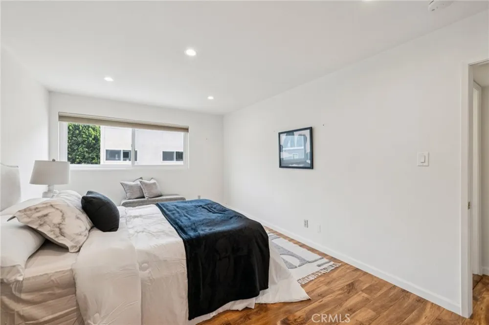 125 S Sierra Madre #215 Pasadena, CA 91107