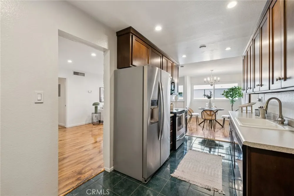 125 S Sierra Madre #215 Pasadena, CA 91107