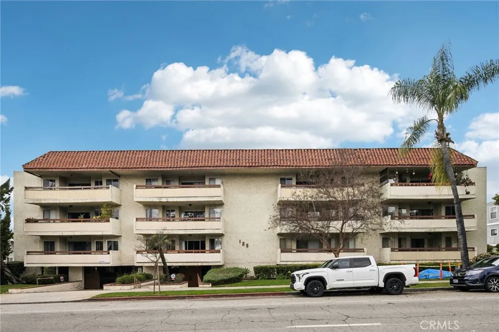 125 S Sierra Madre #215 Pasadena, CA 91107