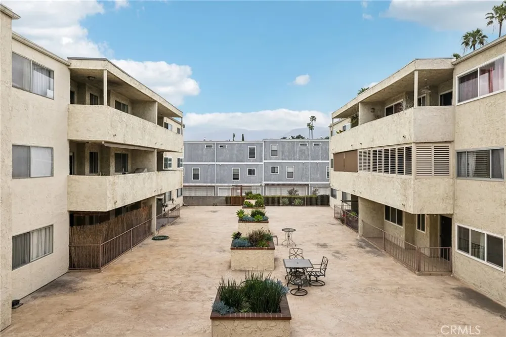 125 S Sierra Madre #215 Pasadena, CA 91107