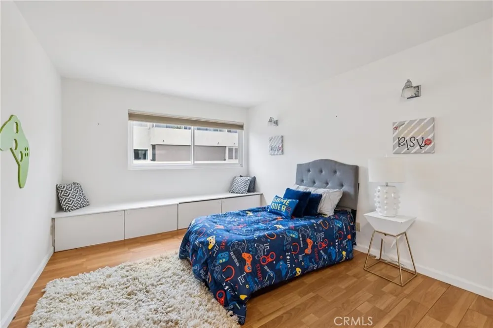 125 S Sierra Madre #215 Pasadena, CA 91107