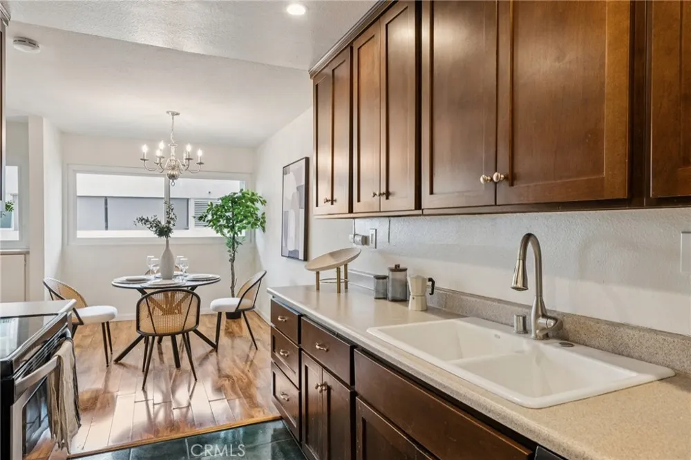 125 S Sierra Madre #215 Pasadena, CA 91107