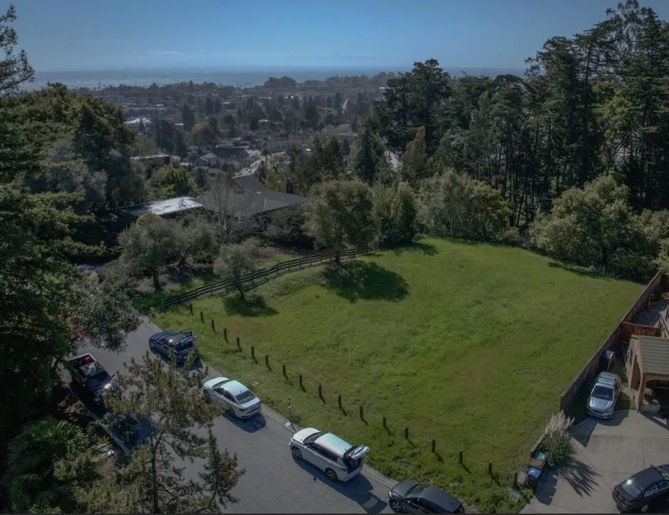 108 Hillcrest Terrace Santa Cruz, CA 95060