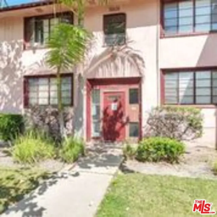 4063 ABOURNE ROAD #B Los Angeles, CA 90008