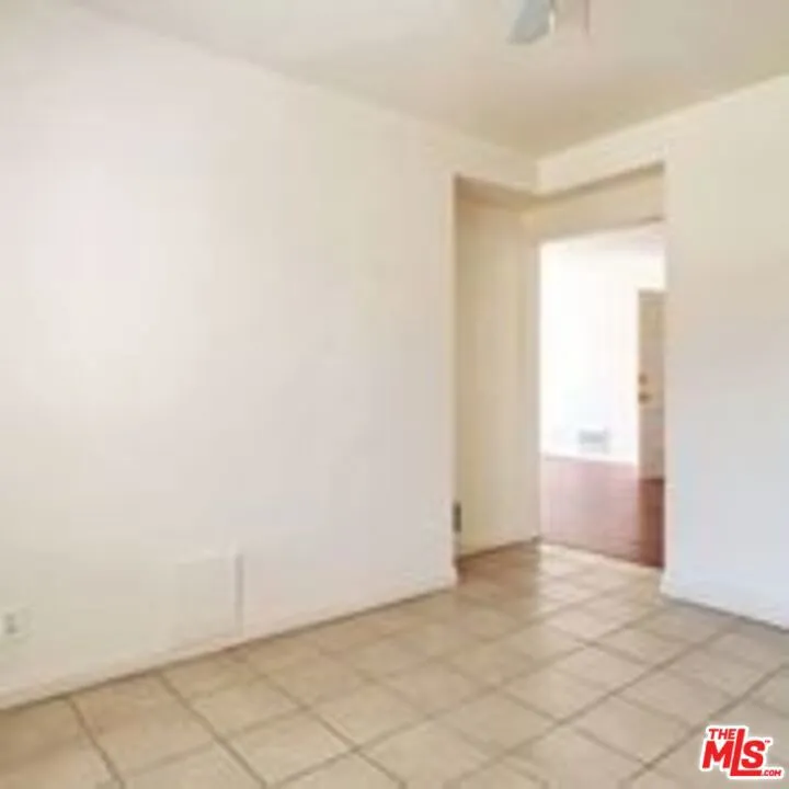 4063 ABOURNE ROAD #B Los Angeles, CA 90008