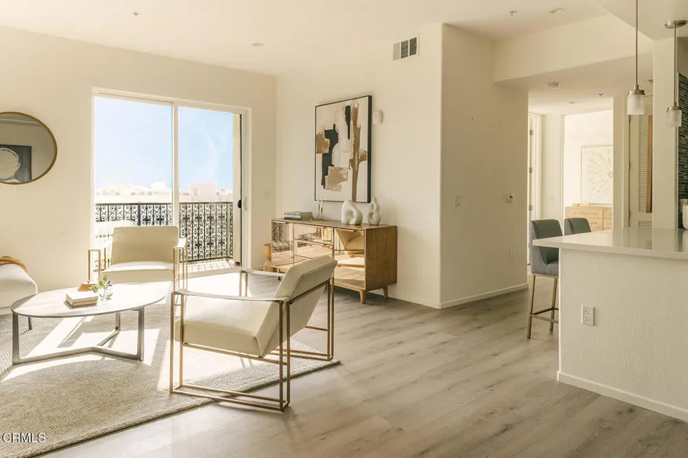 124 W Colorado Street #302 Glendale, CA 91204