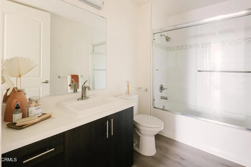 124 W Colorado Street #302 Glendale, CA 91204