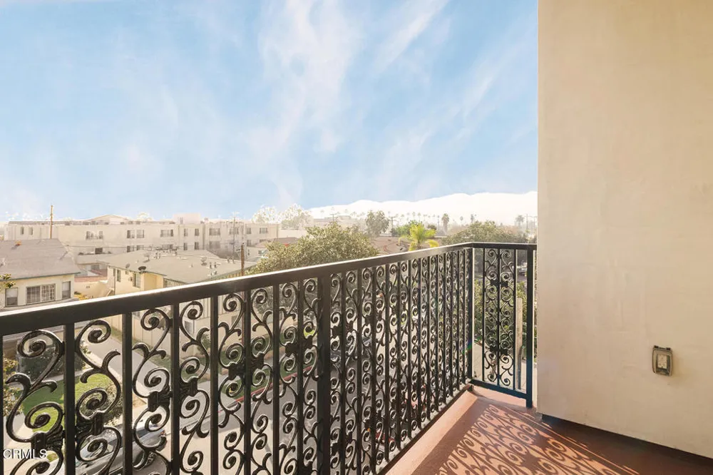 124 W Colorado Street #302 Glendale, CA 91204