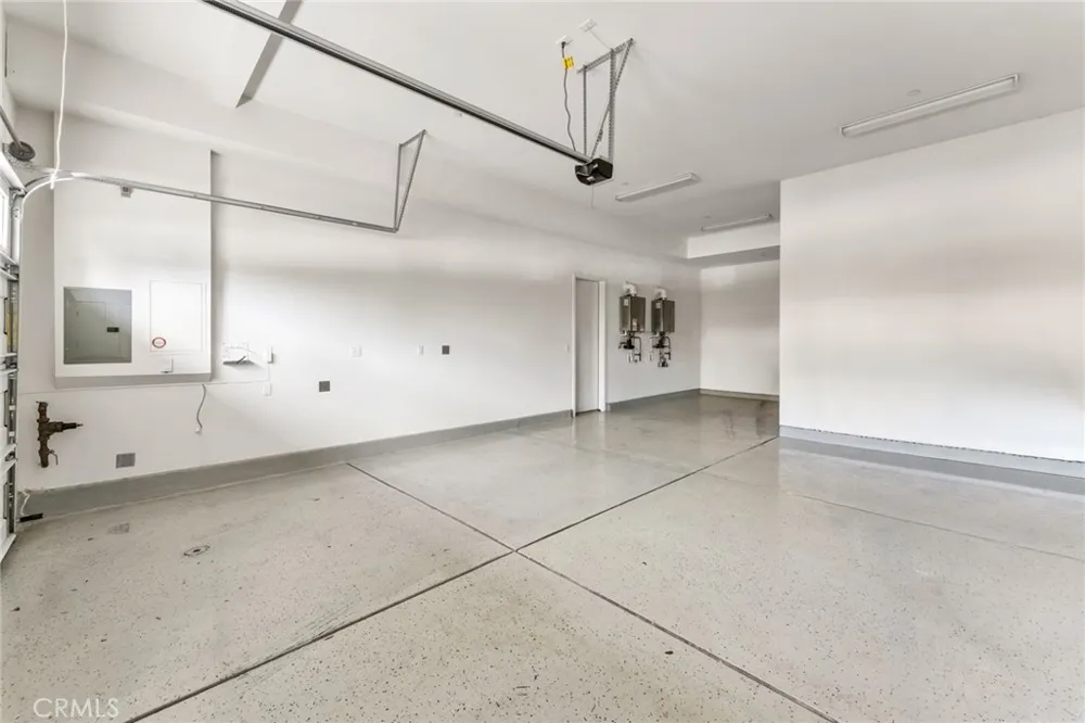 114 Crossover Irvine, CA 92618