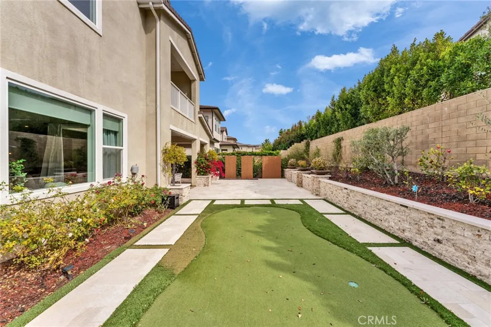 114 Crossover Irvine, CA 92618