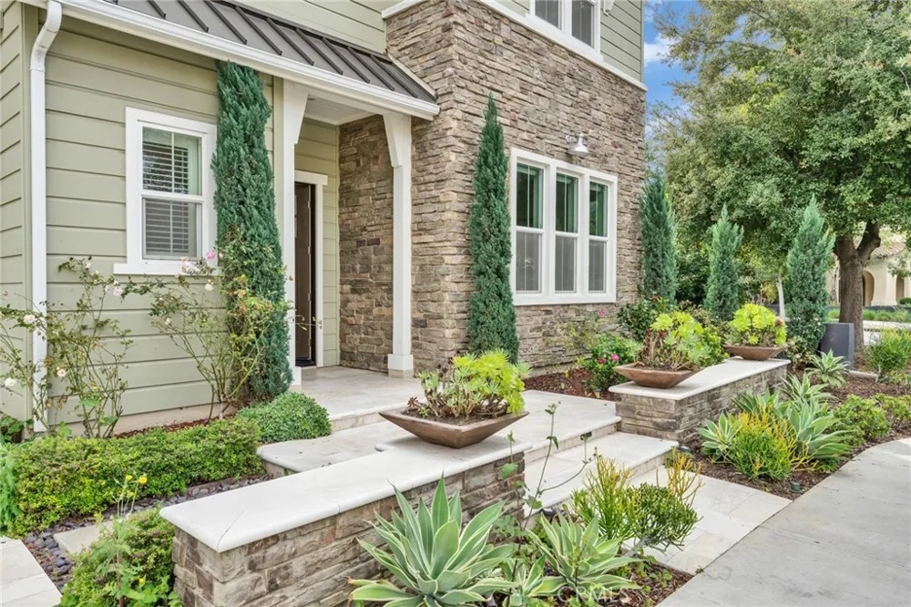 114 Crossover Irvine, CA 92618