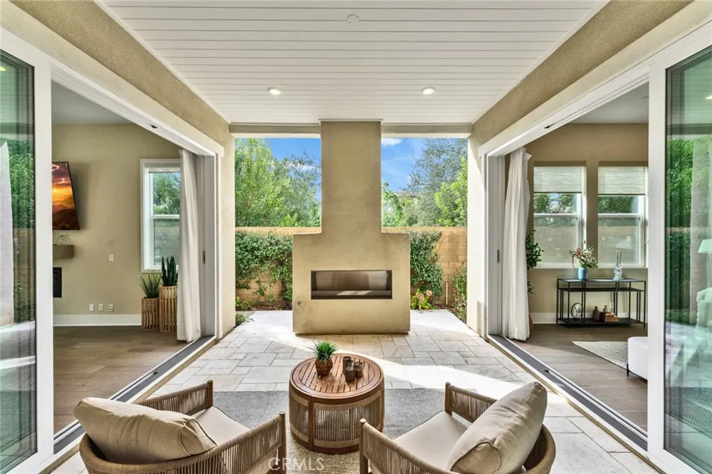 114 Crossover Irvine, CA 92618