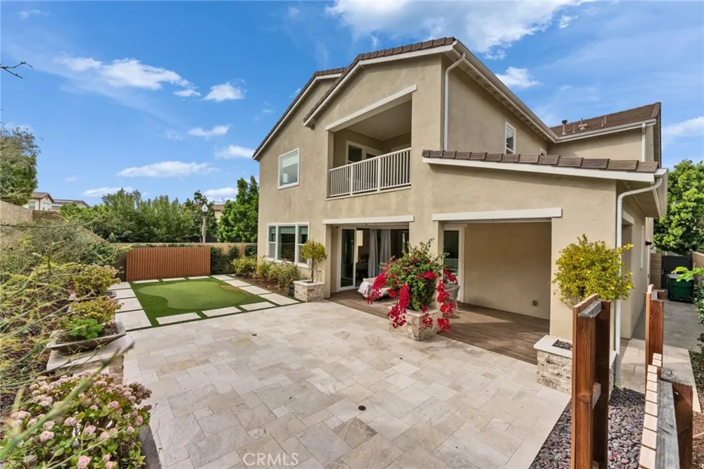 114 Crossover Irvine, CA 92618