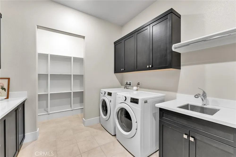 114 Crossover Irvine, CA 92618