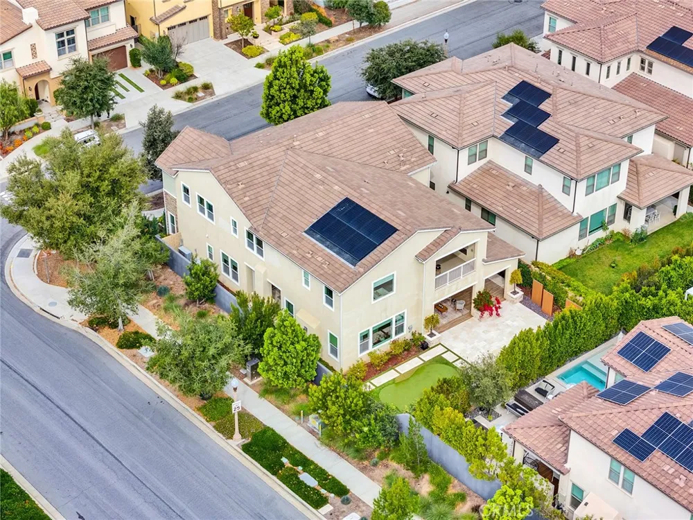 114 Crossover Irvine, CA 92618