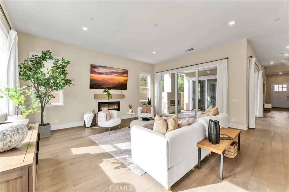 114 Crossover Irvine, CA 92618