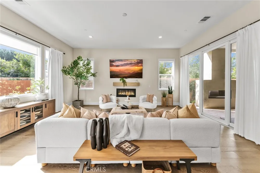 114 Crossover Irvine, CA 92618