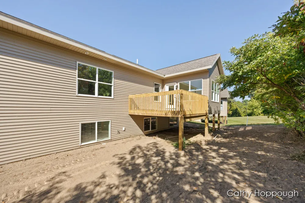 1976 Aspen Vly Lane Ionia City, MI 48846