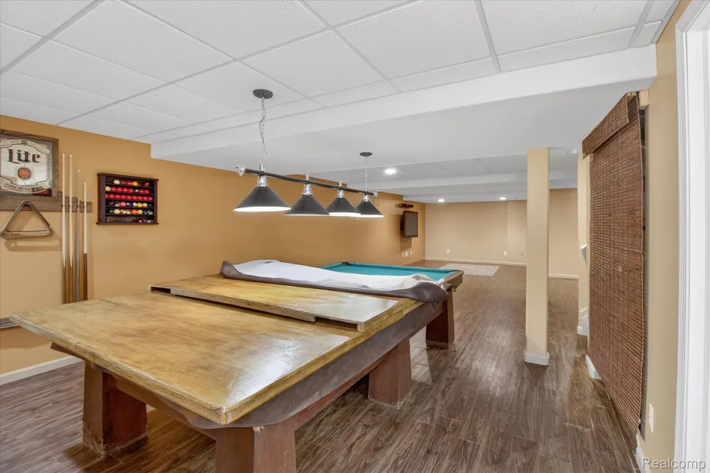606 Shady Maple Drive Wixom City, MI 48393