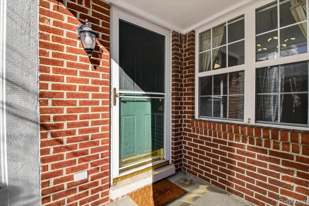 606 Shady Maple Drive Wixom City, MI 48393