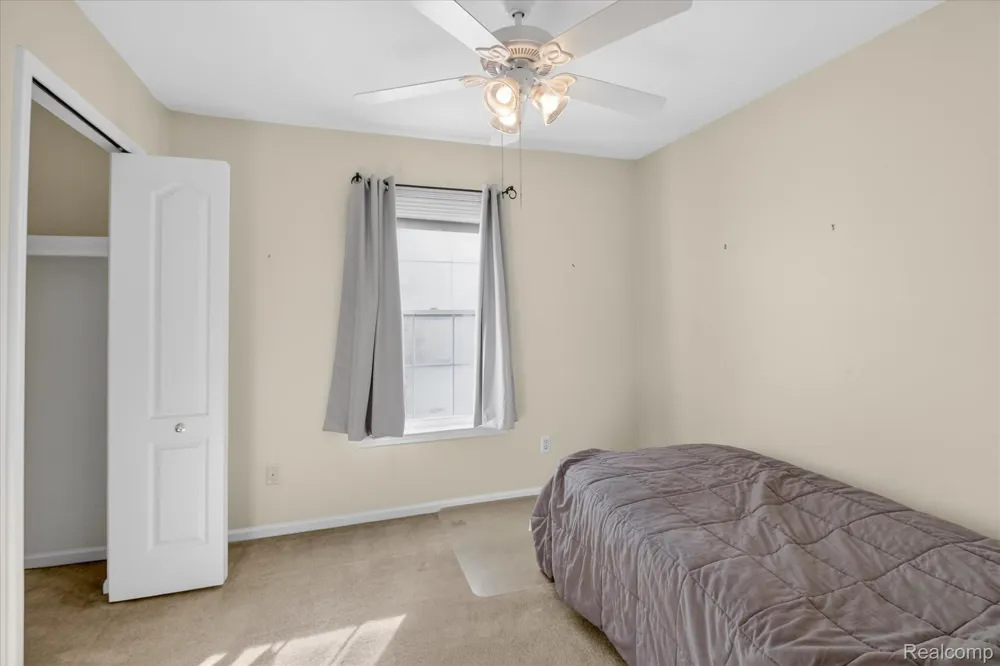 606 Shady Maple Drive Wixom City, MI 48393
