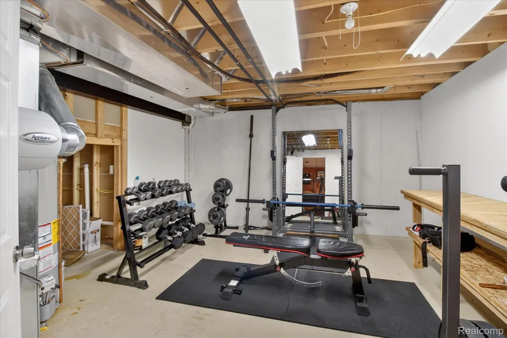 606 Shady Maple Drive Wixom City, MI 48393