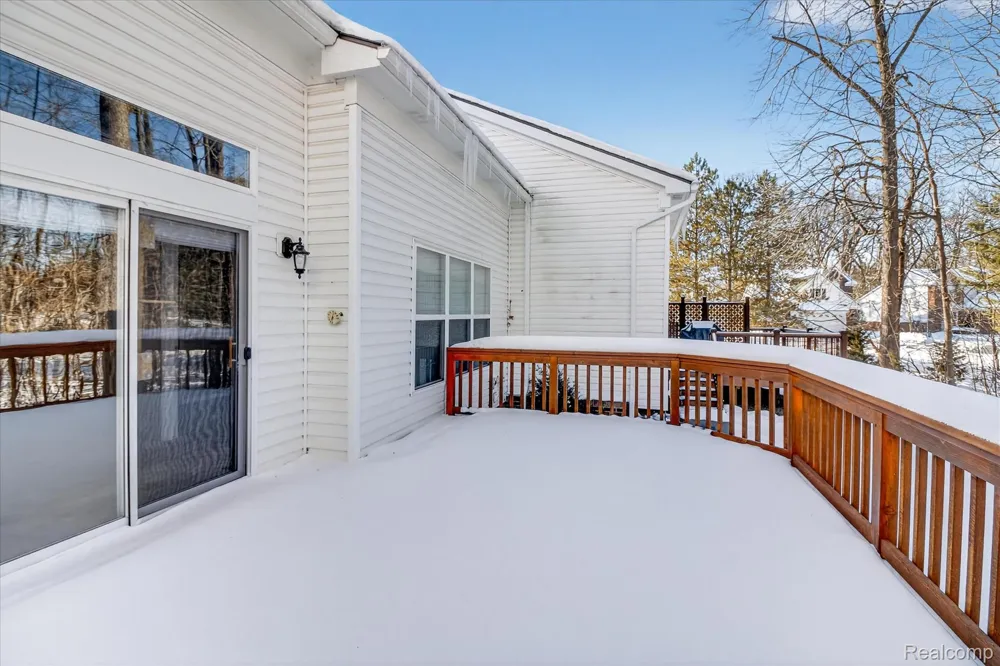 606 Shady Maple Drive Wixom City, MI 48393