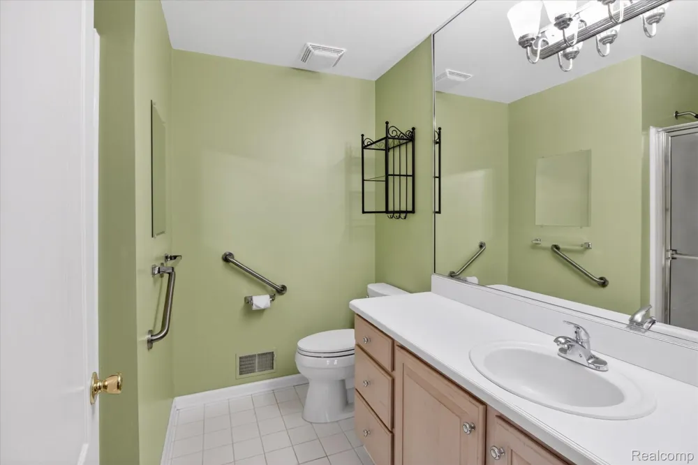 606 Shady Maple Drive Wixom City, MI 48393