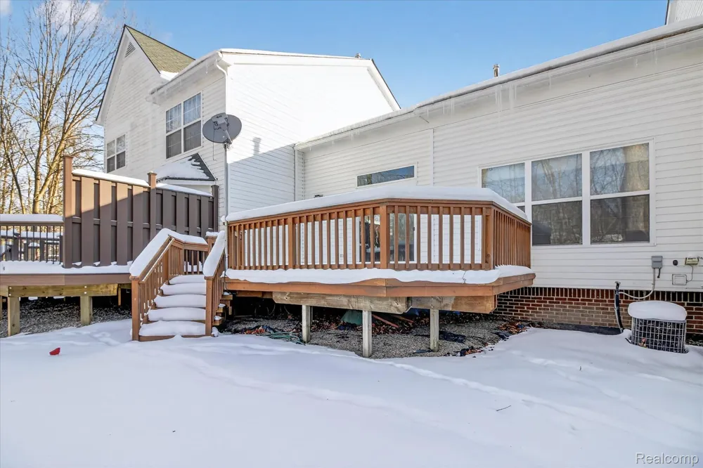 606 Shady Maple Drive Wixom City, MI 48393