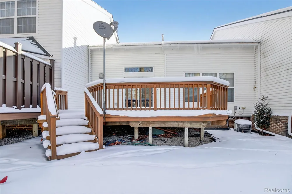 606 Shady Maple Drive Wixom City, MI 48393