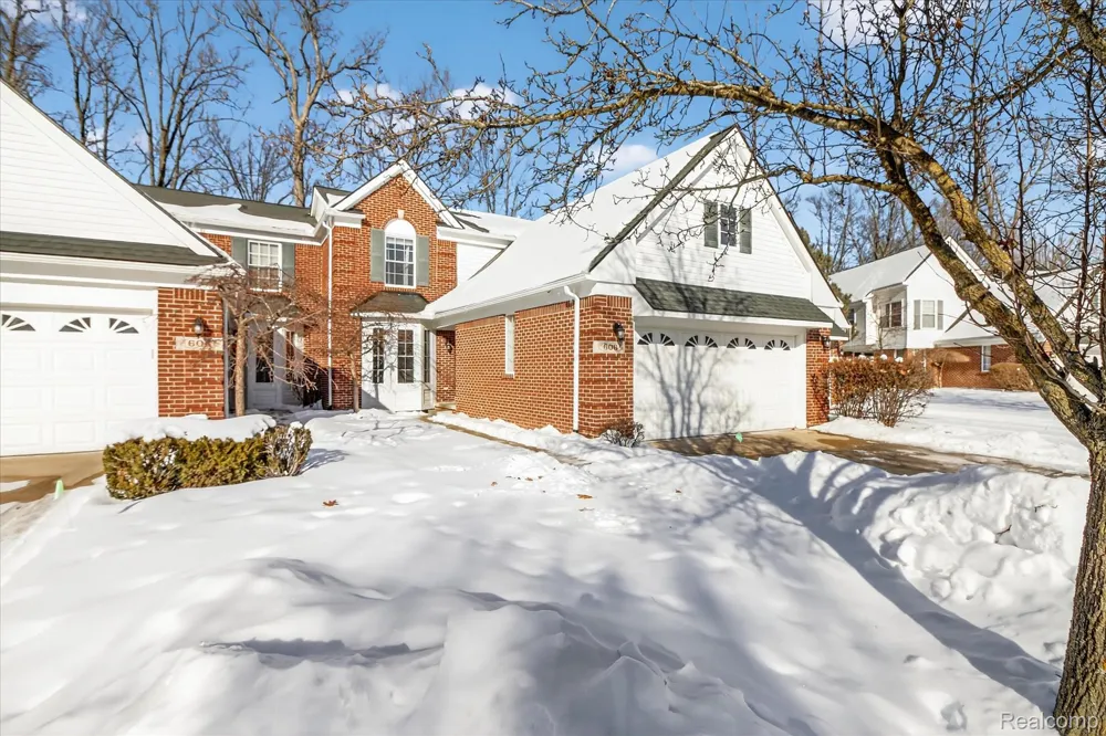 606 Shady Maple Drive Wixom City, MI 48393