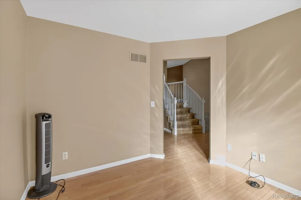 606 Shady Maple Drive Wixom City, MI 48393