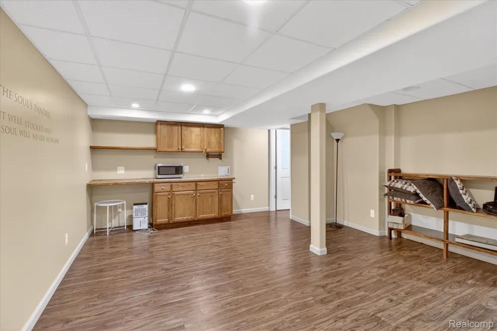 606 Shady Maple Drive Wixom City, MI 48393