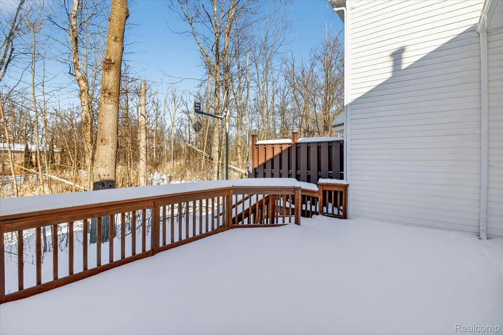 606 Shady Maple Drive Wixom City, MI 48393
