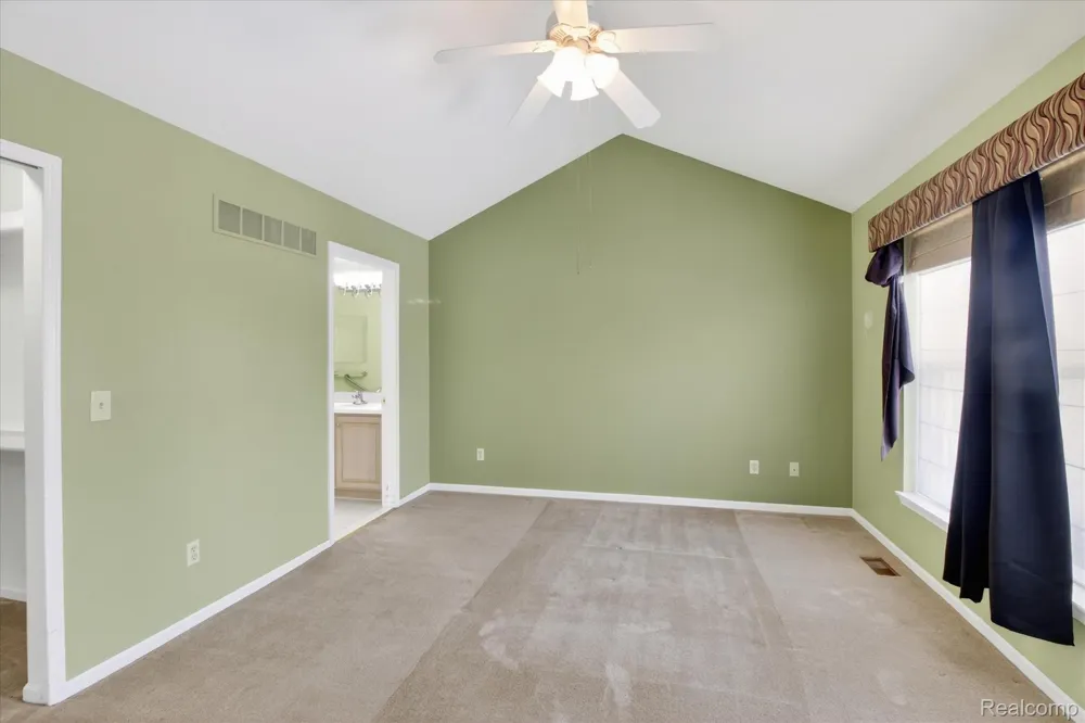 606 Shady Maple Drive Wixom City, MI 48393