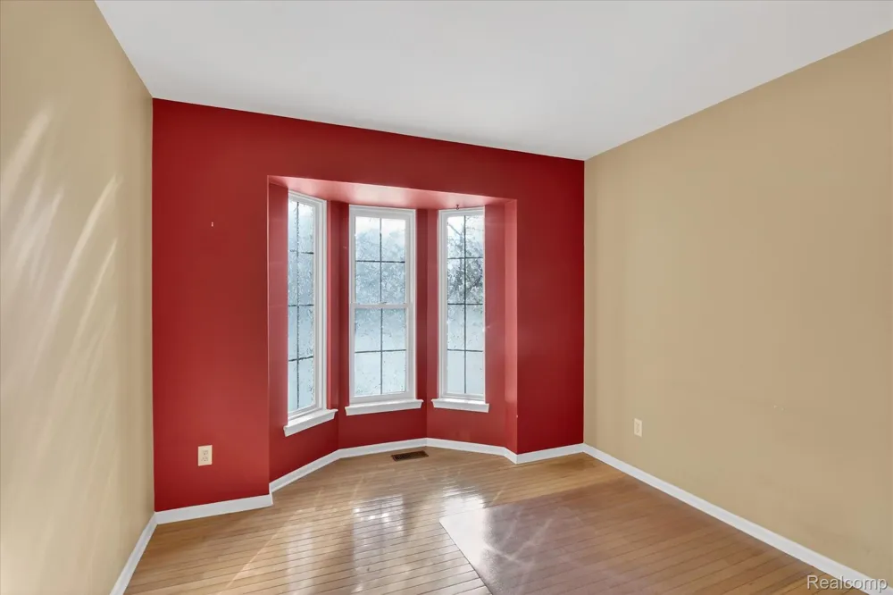 606 Shady Maple Drive Wixom City, MI 48393