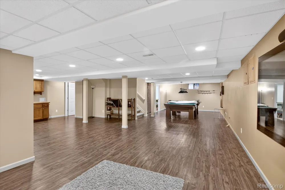 606 Shady Maple Drive Wixom City, MI 48393