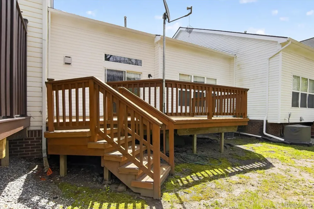 606 Shady Maple Drive Wixom City, MI 48393