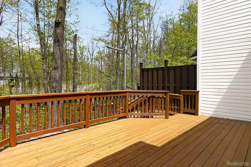 606 Shady Maple Drive Wixom City, MI 48393