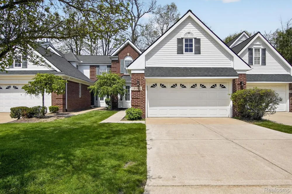 606 Shady Maple Drive Wixom City, MI 48393