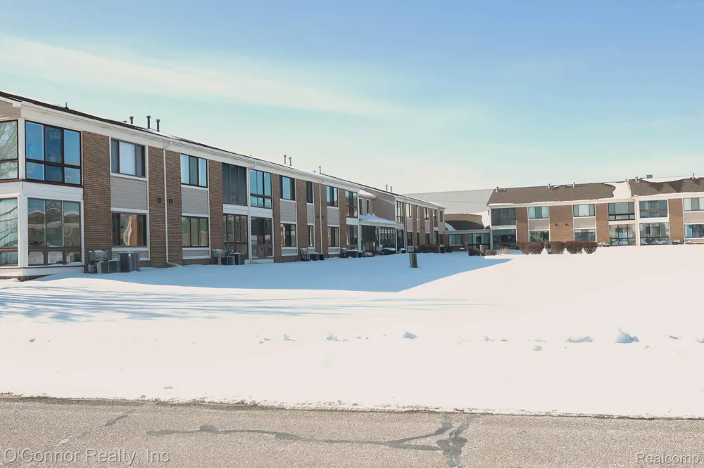1660 River Road #53 Marysville City, MI 48040