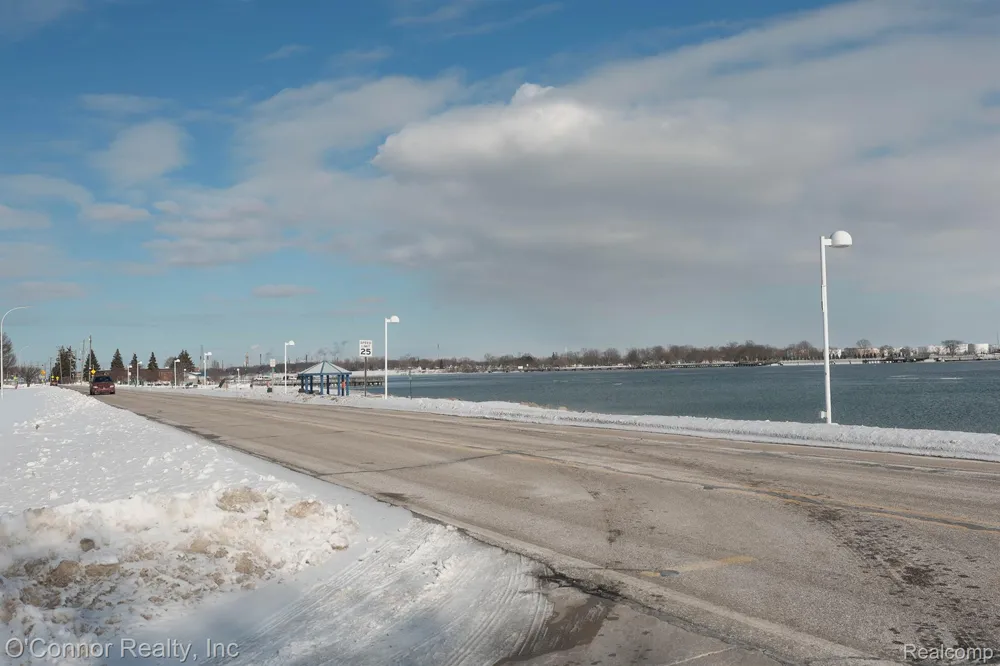1660 River Road #53 Marysville City, MI 48040