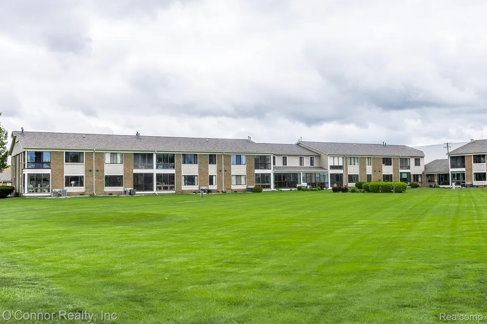 1660 River Road #53 Marysville City, MI 48040