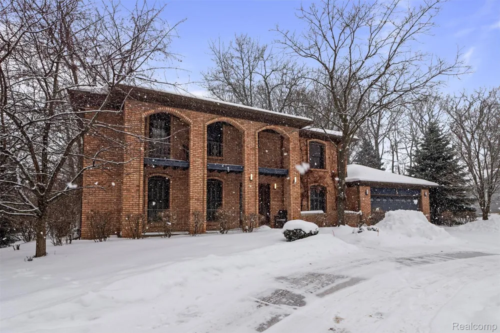 6018 Glen Eagles Drive