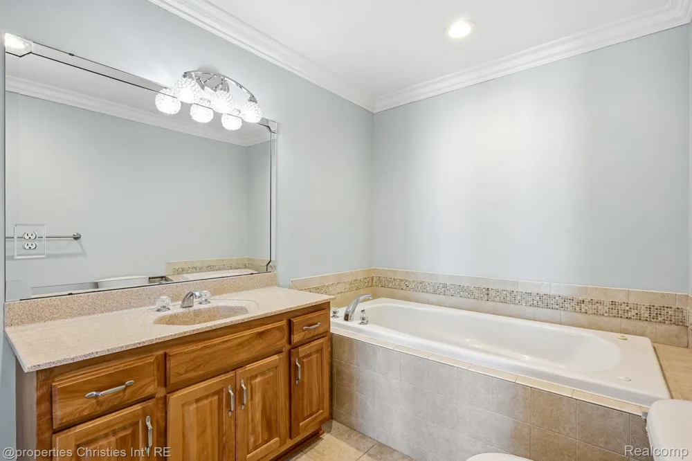 9996 Tashmoo Lane #2 Clay Township, MI 48001