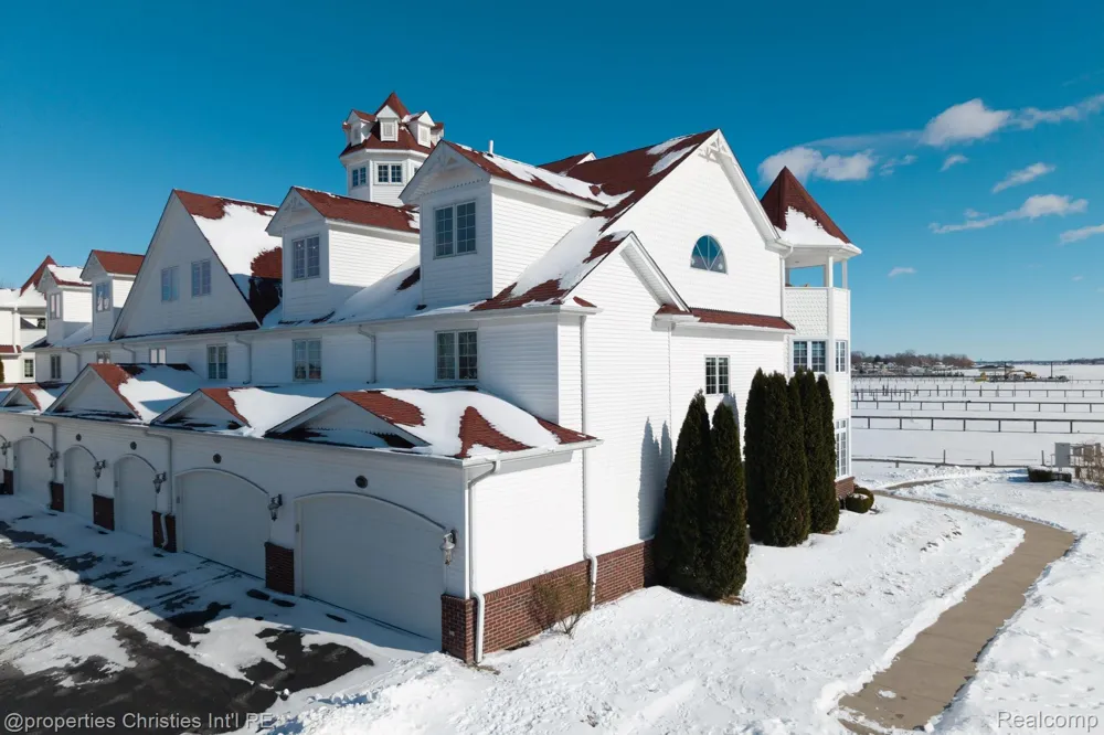 9996 Tashmoo Lane #2 Clay Township, MI 48001