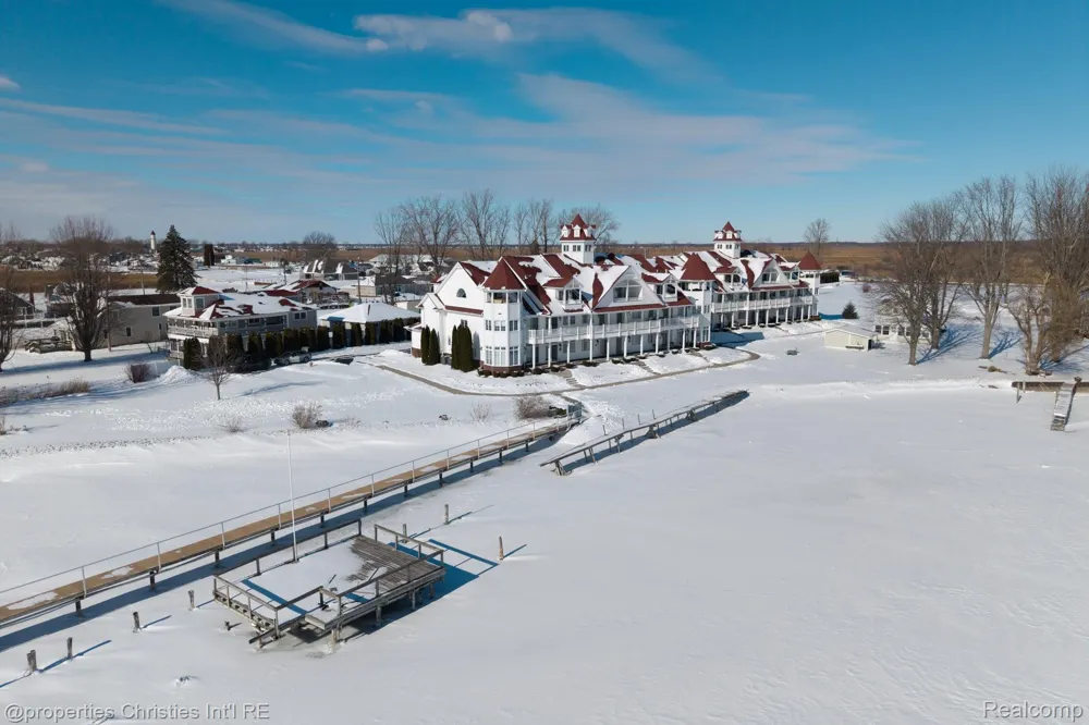 9996 Tashmoo Lane #2 Clay Township, MI 48001